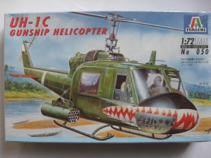 ITALERI 1/72 050 UH-1C GUNSHIP
